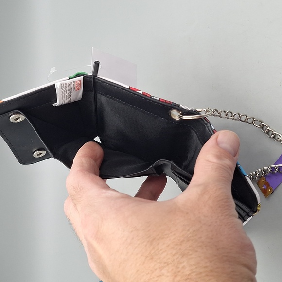 Captain America Wallet With Chain NWT - Picture 7 of 8